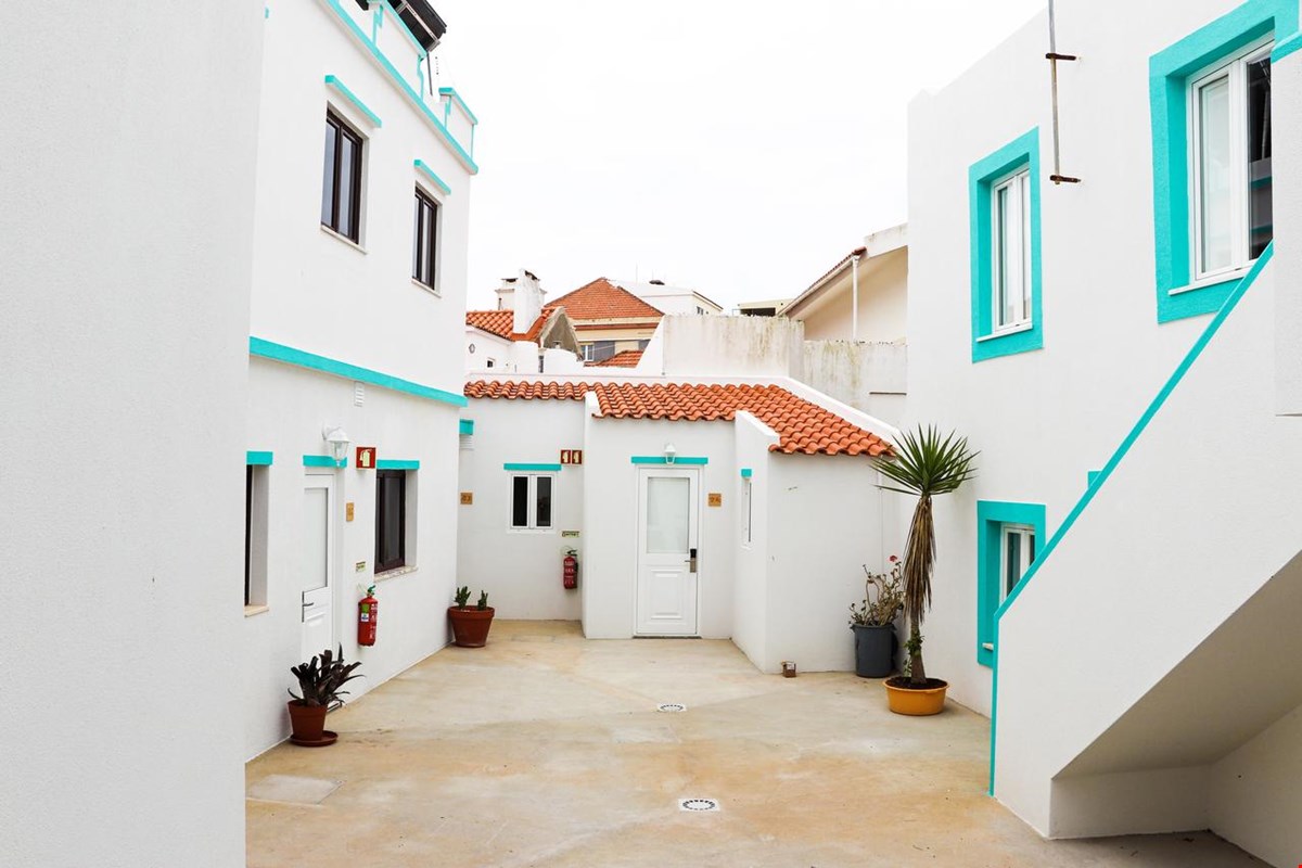 Hotel Peniche nomad remote b6bb8465-5d10-4e24-aa2f-00264e4df878_NS- Aktion Peniche outside building.jpg